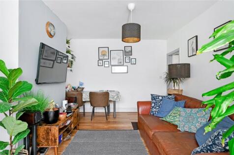 Clovelly Avenue