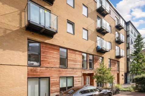 Forge Square E14