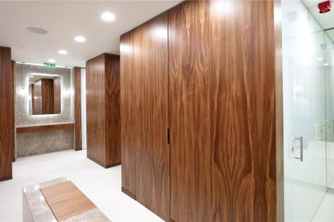 Admiralty House, E1w