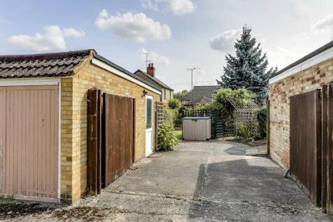 Rear Access To Property &amp; Garage/Studio
