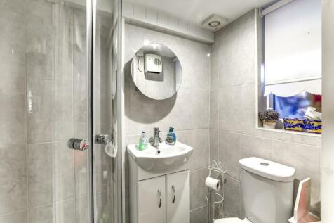 Shower/Cloakroom