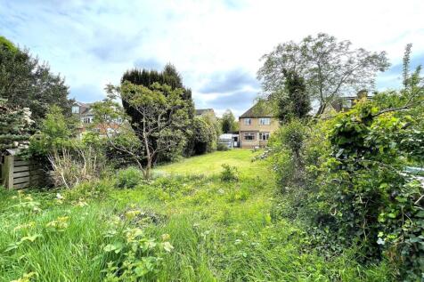 Large rear garden
