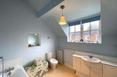 En-Suite Bathroom