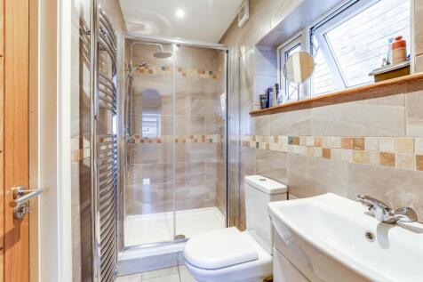 &#39;Jack n Jill&#39; shower room