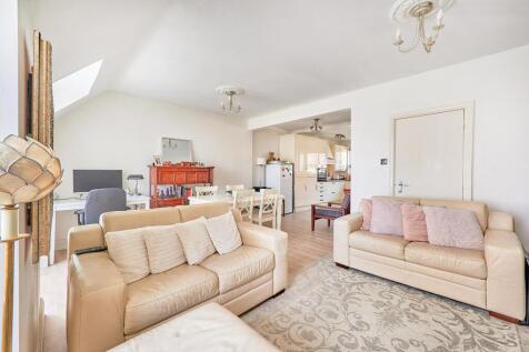 Huge L-Shaped Open Plan Living Area