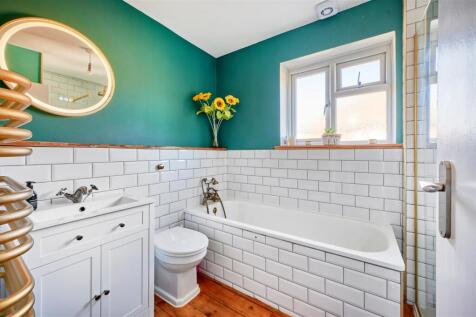 Bath/Shower Room