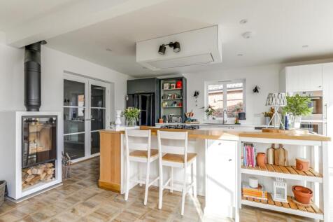 Impressive Open Plan Kitchen/Dining Room