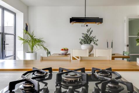 Impressive Open Plan Kitchen/Dining Room