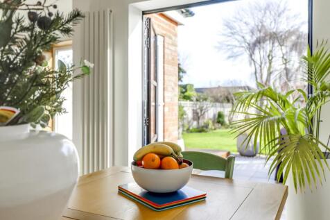 Impressive Open Plan Kitchen/Dining Room