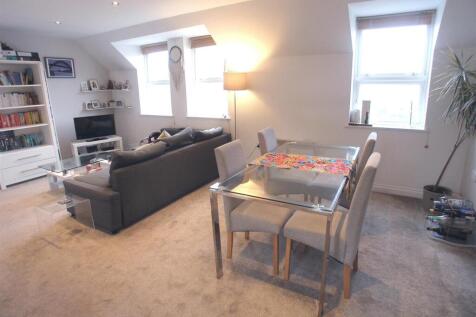Sitting/Dining Room