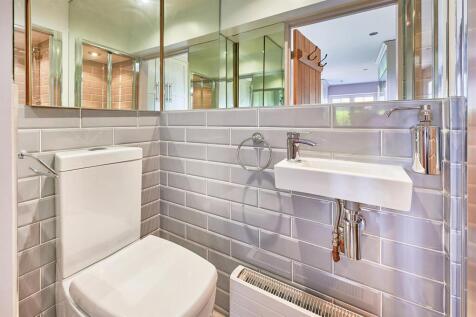 Ground Floor Cloakroom/Shower Room