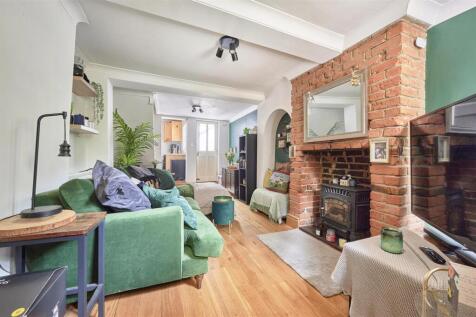 Sitting/Dining Room