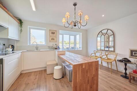 Impressive Open Plan Living Area