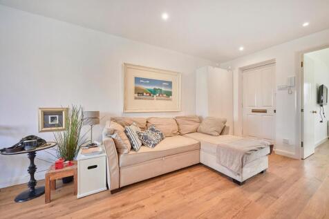 Impressive Open Plan Living Area