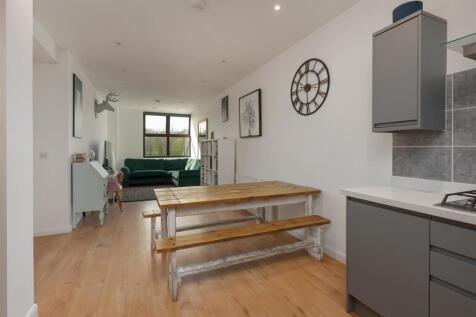 Oystergate Apartments, Wraik Hill