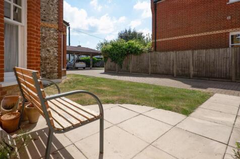 Leander Court, Graystone Road