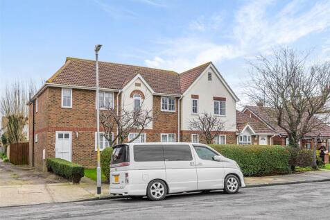 Cherry Tree Court, Pier Avenue