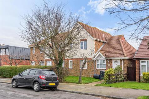 Cherry Tree Court, Pier Avenue