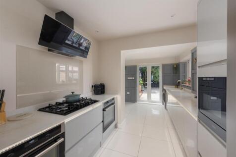 Halford Close, Broomfield, Herne Ba