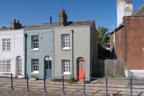 Island Wall, Whitstable