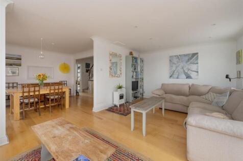 Island Wall, Whitstable