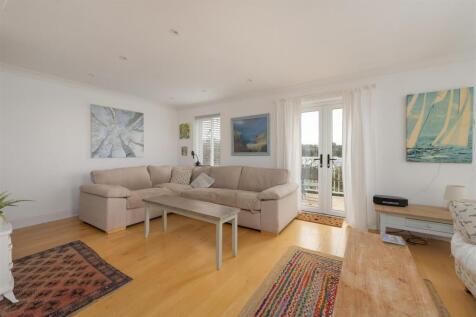 Island Wall, Whitstable