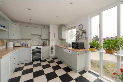 Island Wall, Whitstable