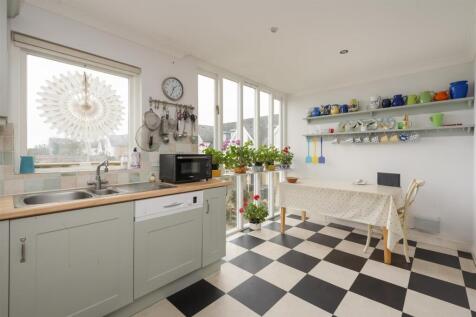 Island Wall, Whitstable