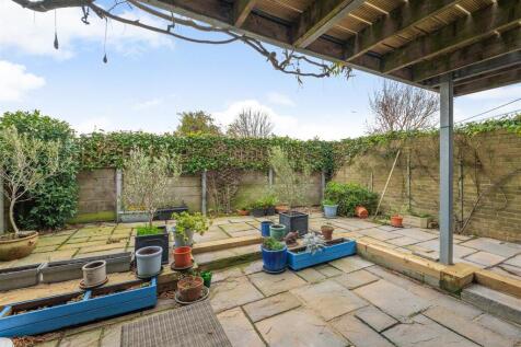 Island Wall, Whitstable