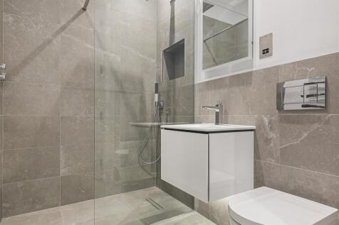 shower rm.jpg