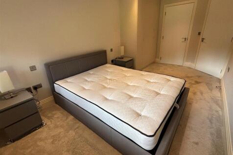 bed 1.jpg