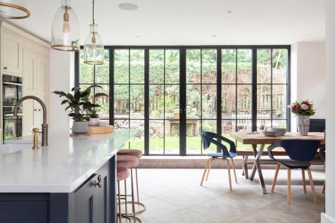 kitchen 2.jpg