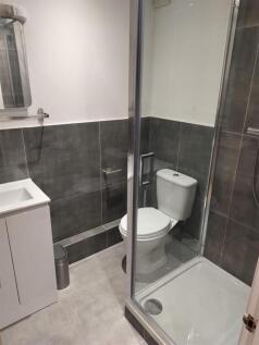 Bathroom pic2.jpg