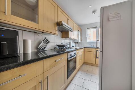 Kitchen pic3.jpg