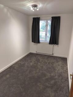 Small Bedroom pic2.jpg