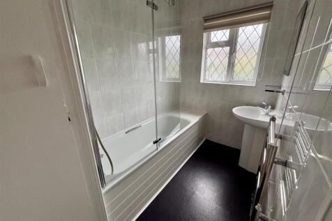 Bathroom 1.jpg