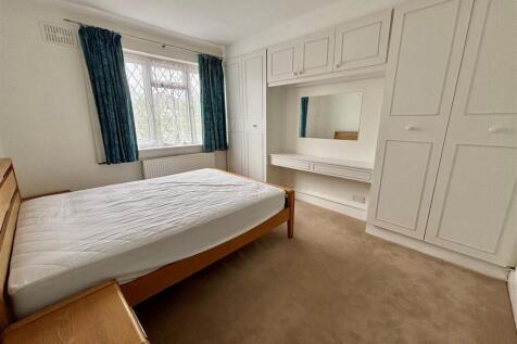 Bedroom 1.jpg