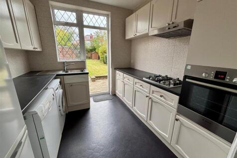 Kitchen 1.jpg