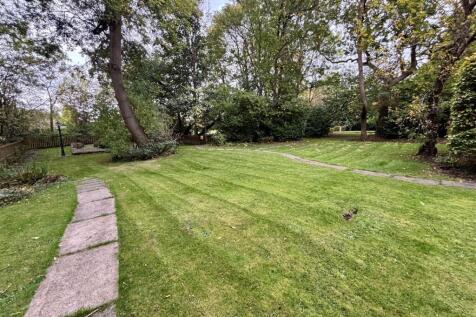 Estate Garden pic2.jpg