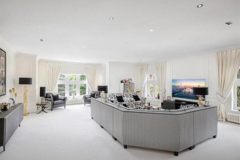 Lounge Panoramic.jpg
