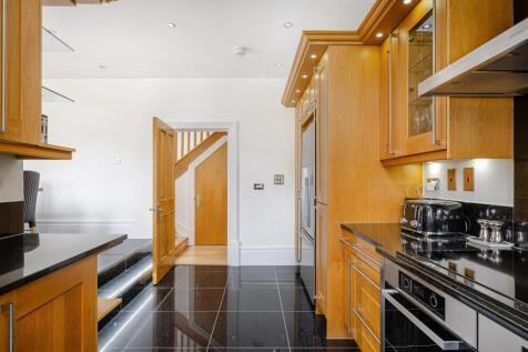 Kitchen c.jpg