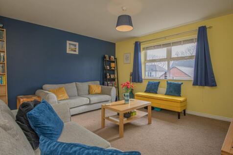 LOUNGE/BED 4