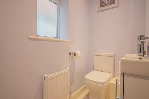 CLOAKROOM WITH WC