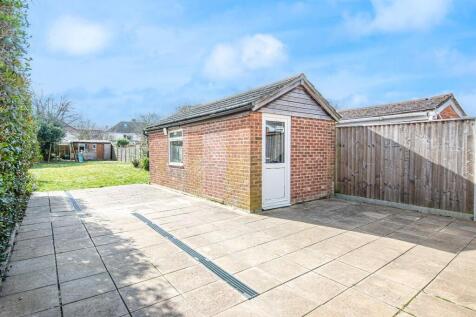 GARDEN &amp; OUTBUILDING