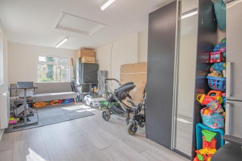 OUTBUILDING INTERNAL