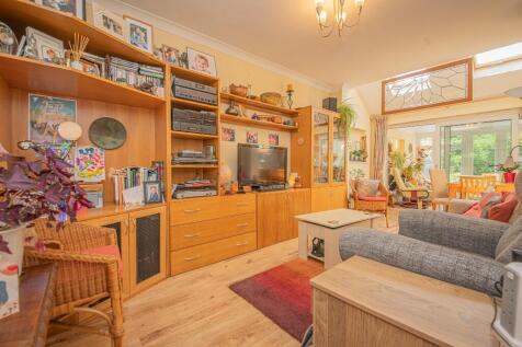 LOUNGE/DINER