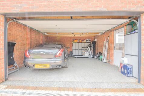 GARAGE INTERNAL