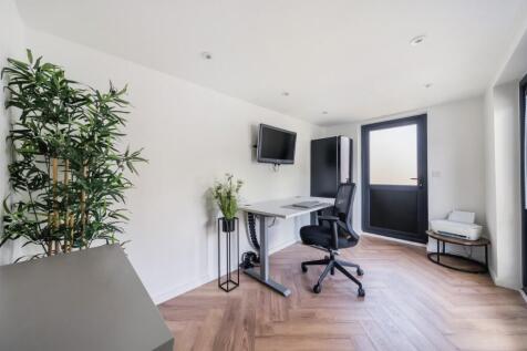 HOME OFFICE 