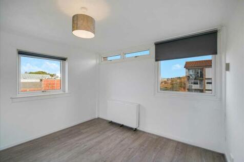 Dining Area (2)