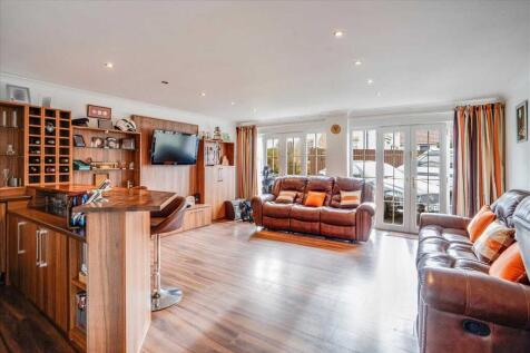 Family Room (1)